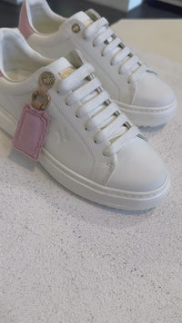 Tenis blanco con rosa