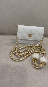 Cartera mini blanca CHNL