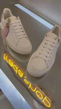 Tenis blanco con rosa