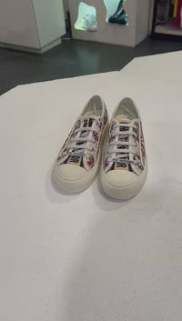 TENIS BORDADOS FLORES CD