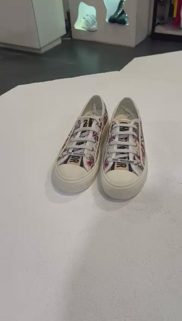 TENIS BORDADOS FLORES CD