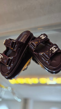 Sandalias vino