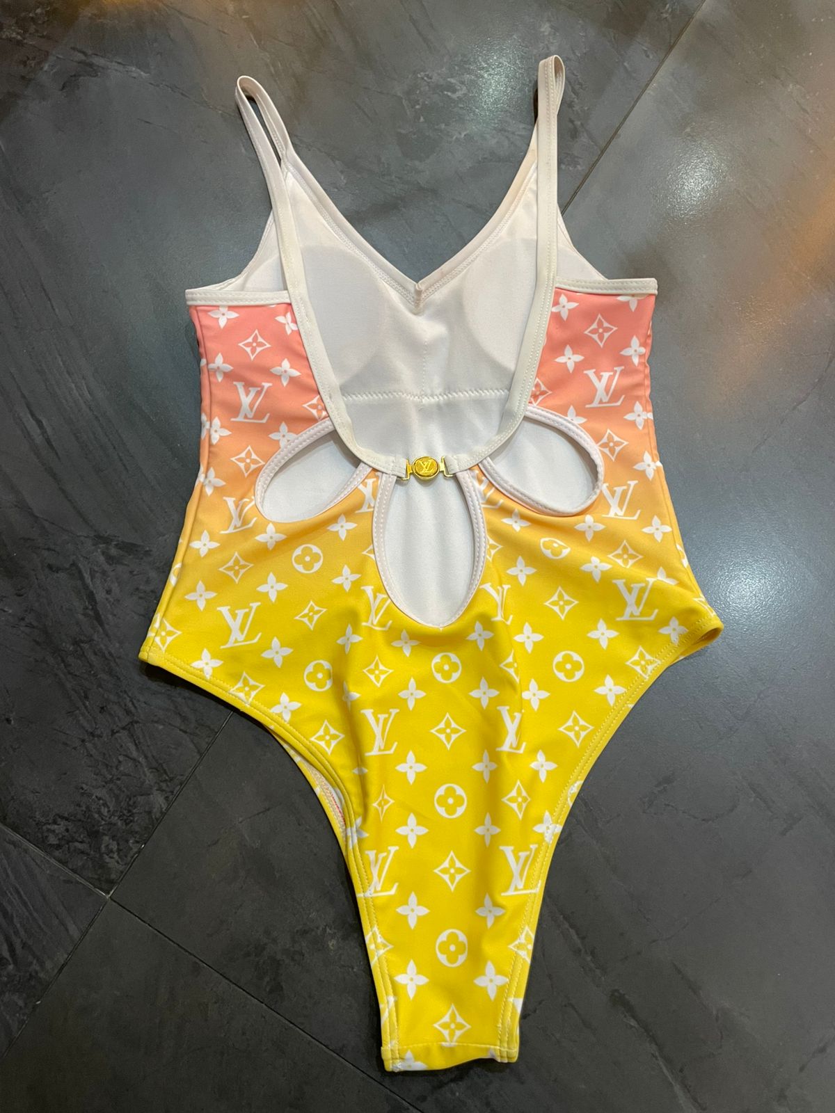 Traje de baño rosa