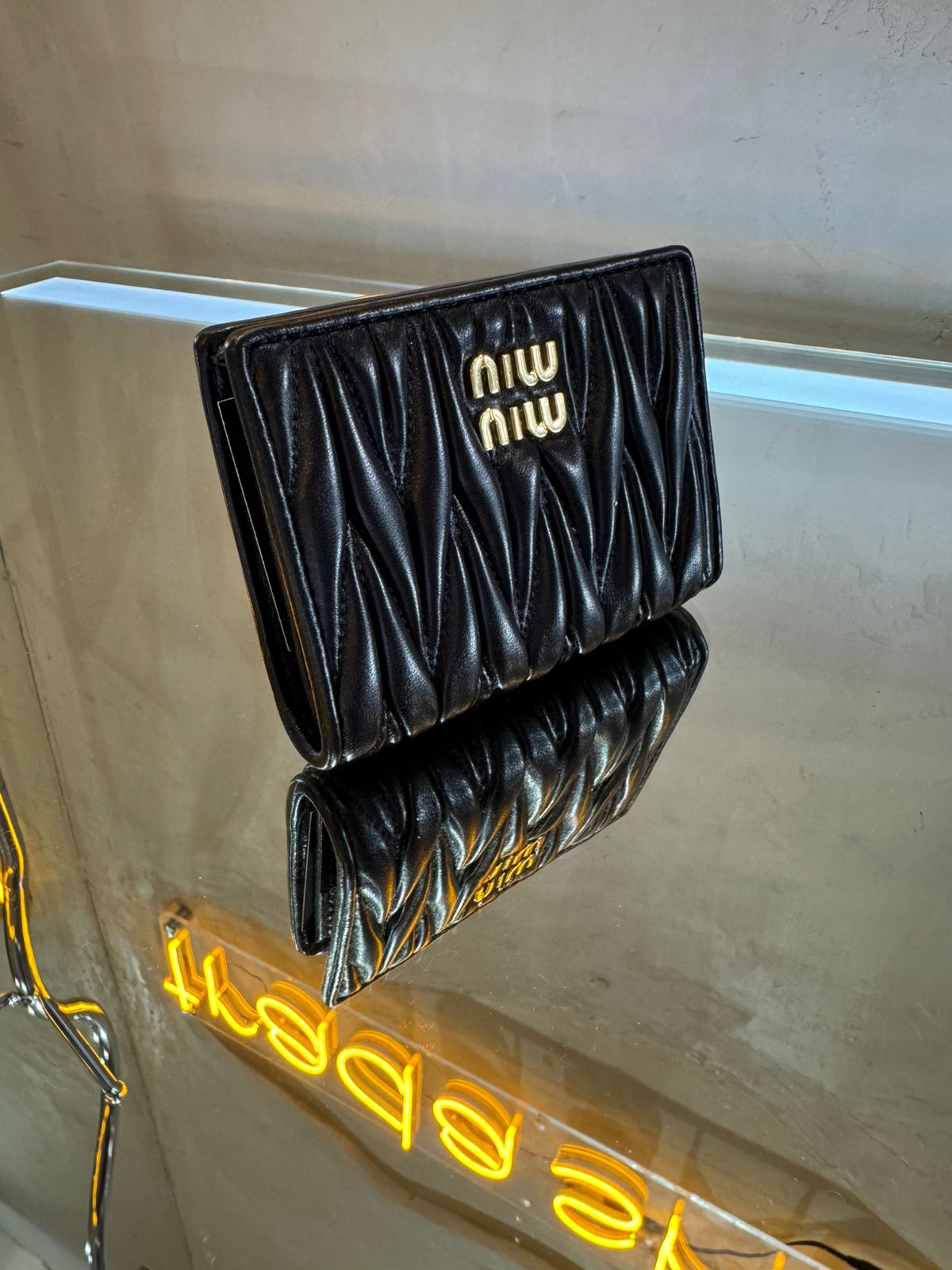 Cartera negra