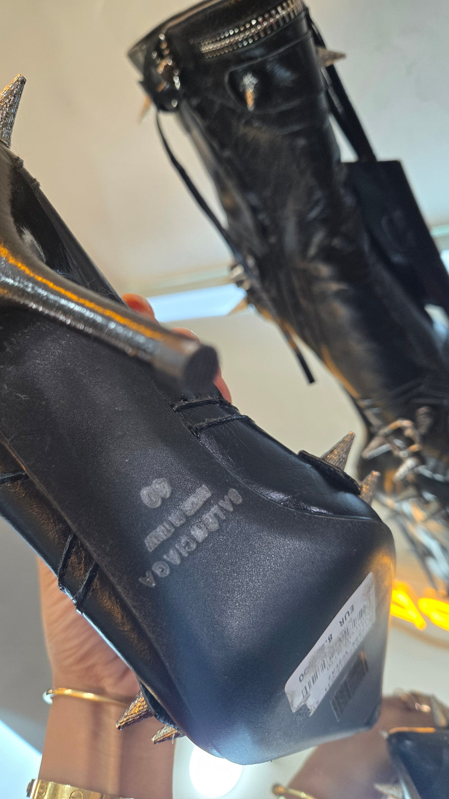 Bota negra