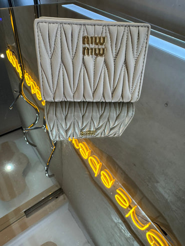 Cartera nud