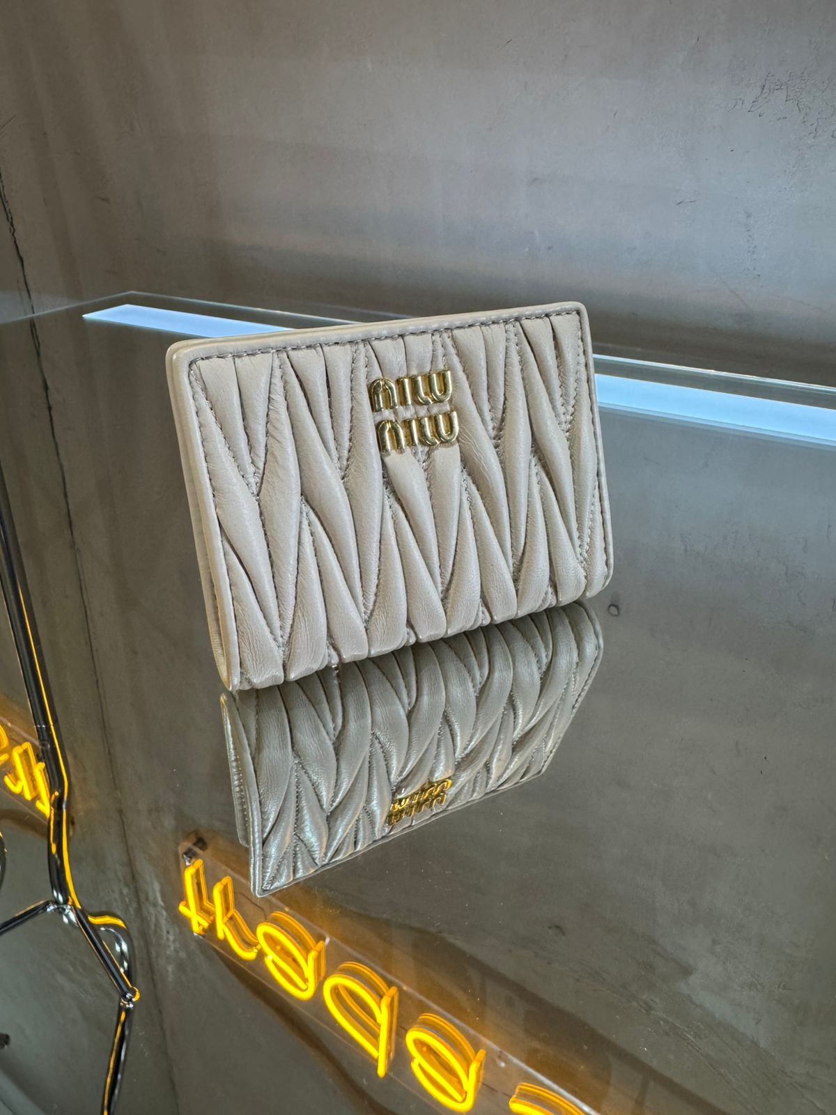 Cartera nud