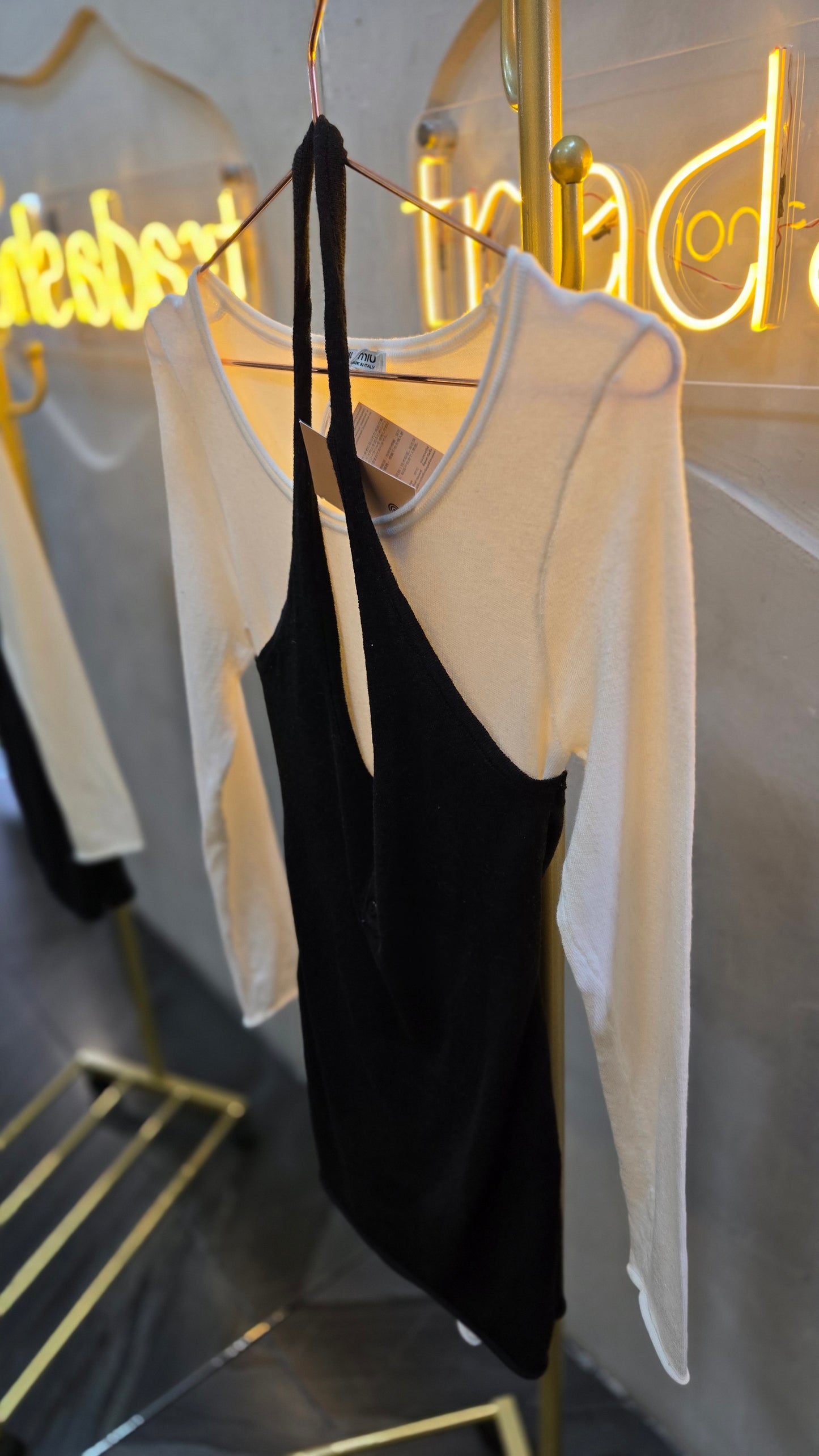 Vestido negro con blanco